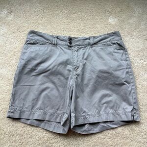 ✨Eddie Bauer Women’s Mercer Fit Khaki Chino Shorts - Size 14 - EUC - 100% Cotton